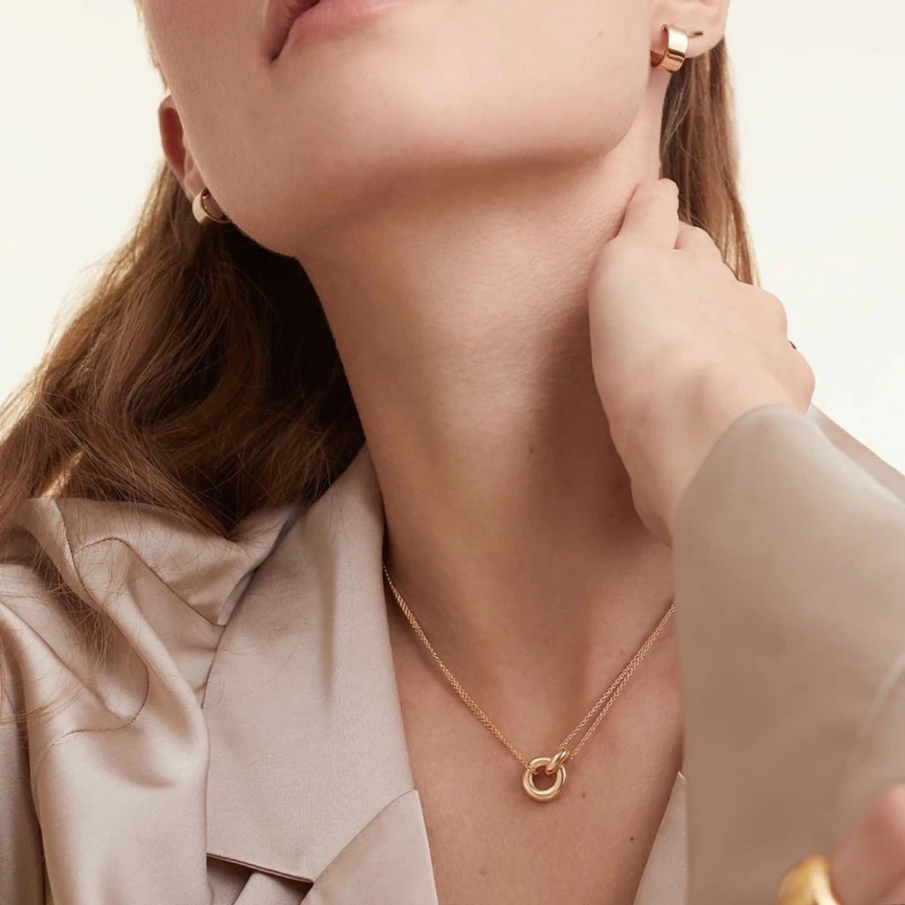 14K Gold Filled Infinity Double Circle Necklace - Picture 2 of 4